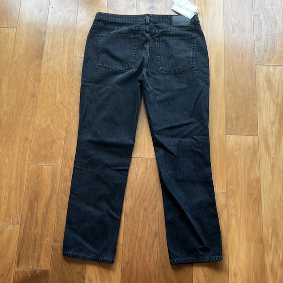 Black denim GRLFRND jean. “The Kate” jeans with rips at the knees. Size 30 - Picture 10 of 11